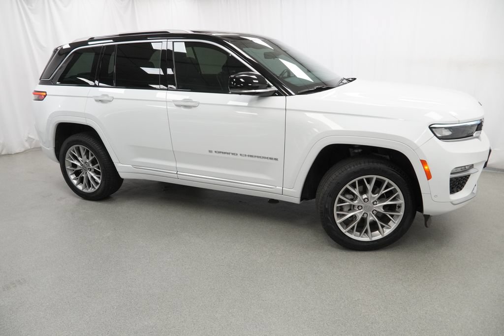 Certified 2022 Jeep Grand Cherokee Summit w/ Adv Protech Group IV AWD/4WD image 10