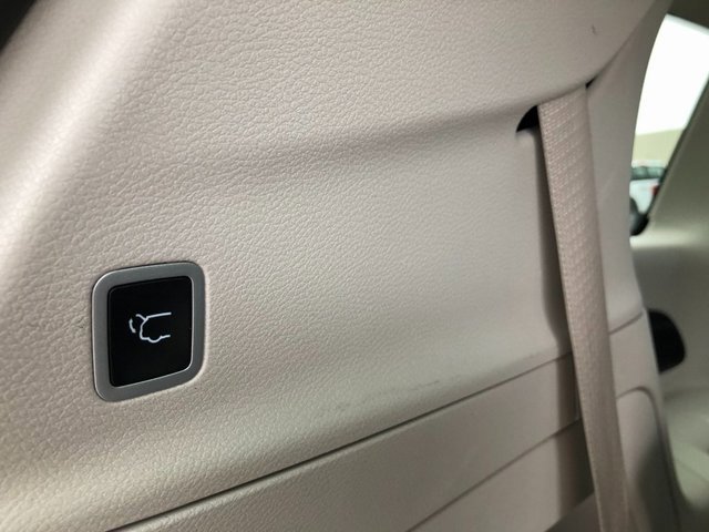 Used 2024 Chrysler Pacifica Touring-L image 25