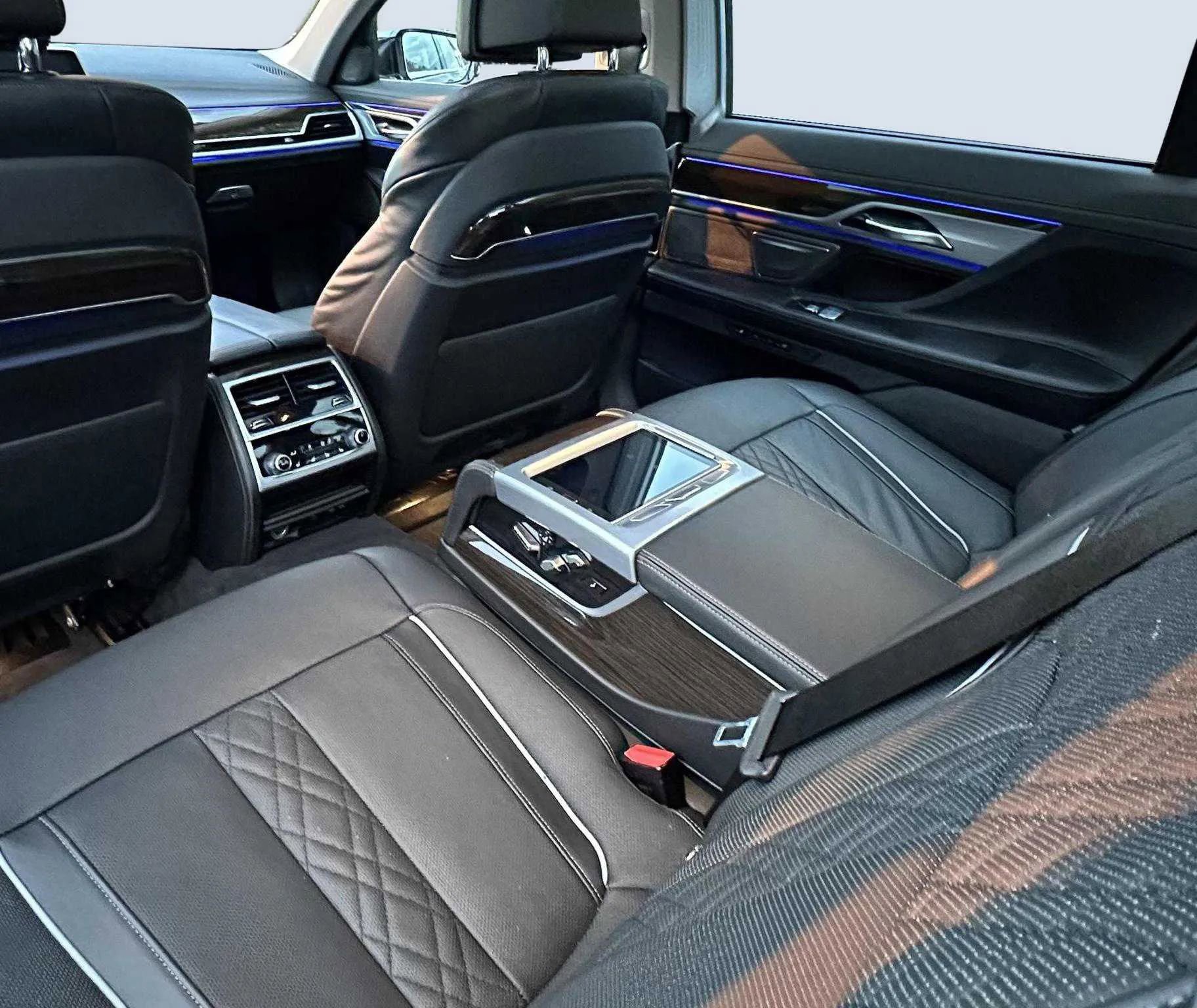 Used 2022 BMW 740i 740i Sedan 4D image 9