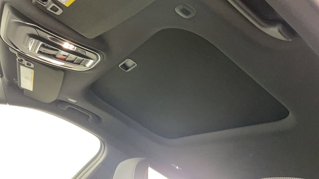 New 2025 Jeep Grand Cherokee L Laredo image 31