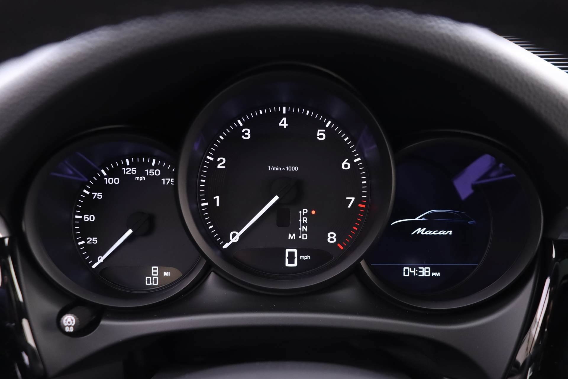 Certified 2024 Porsche Macan image 25