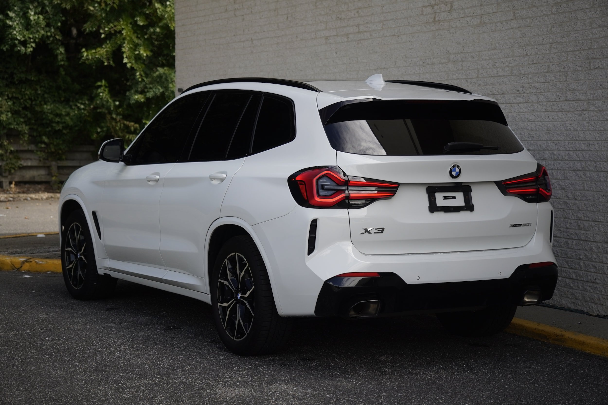 Used 2024 BMW X3 xDrive30i w/ M Sport Package AWD/4WD image 5