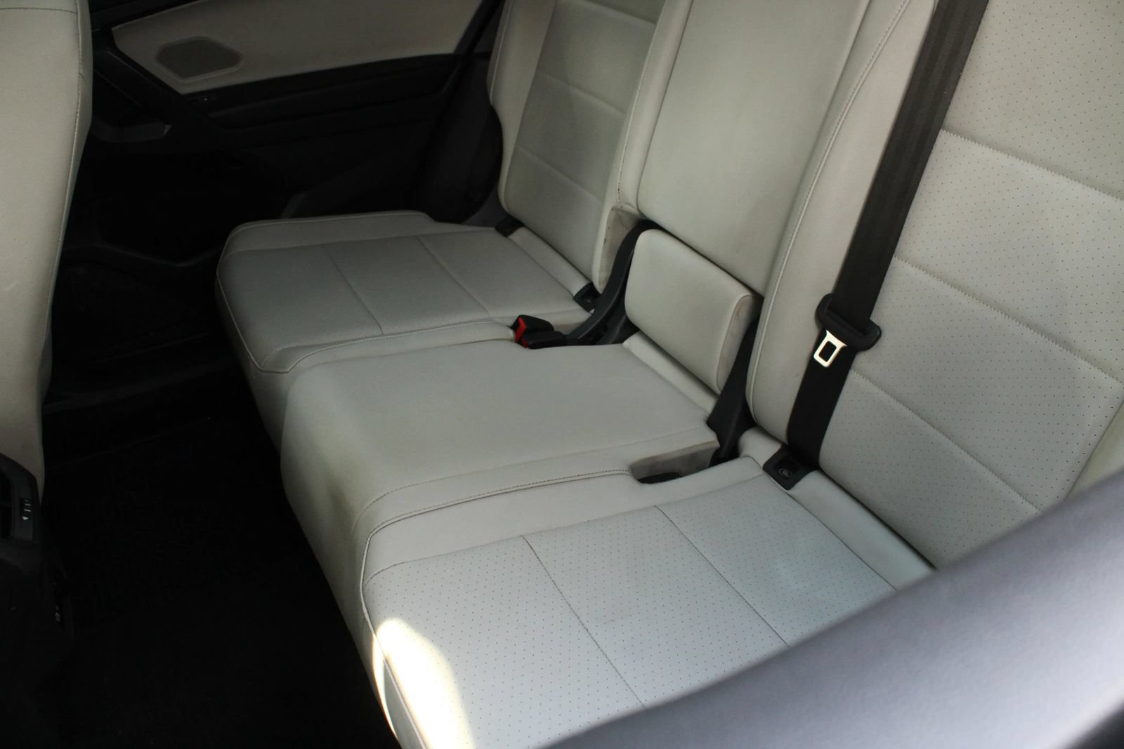 Used 2021 Volkswagen Tiguan SE R-Line AWD/4WD image 19