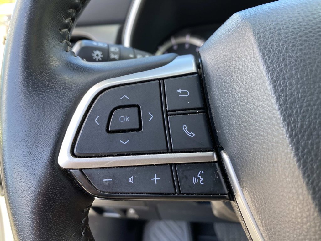 Used 2023 Toyota Highlander XLE AWD/4WD image 20