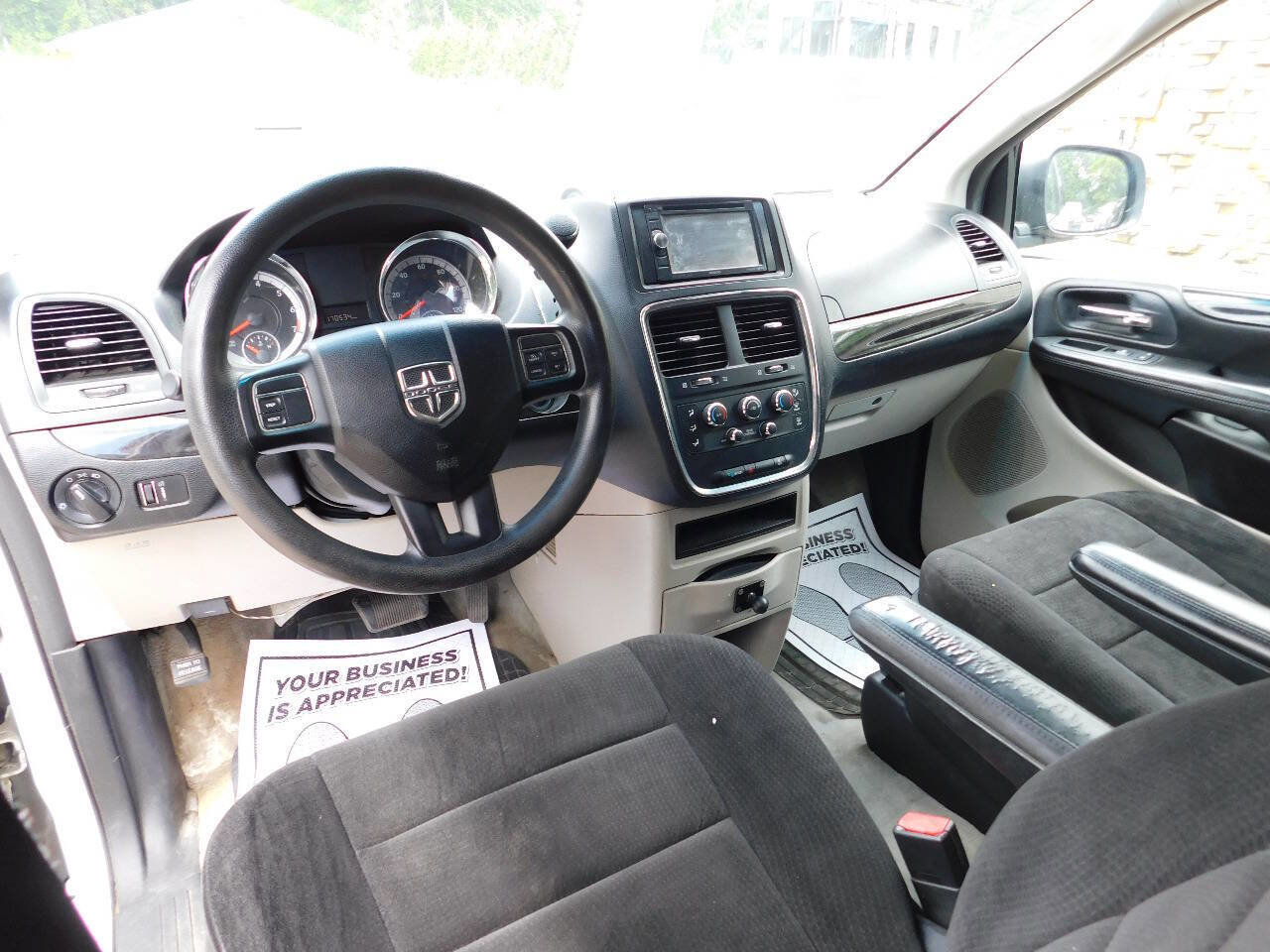 Used 2013 Dodge Grand Caravan SE image 27