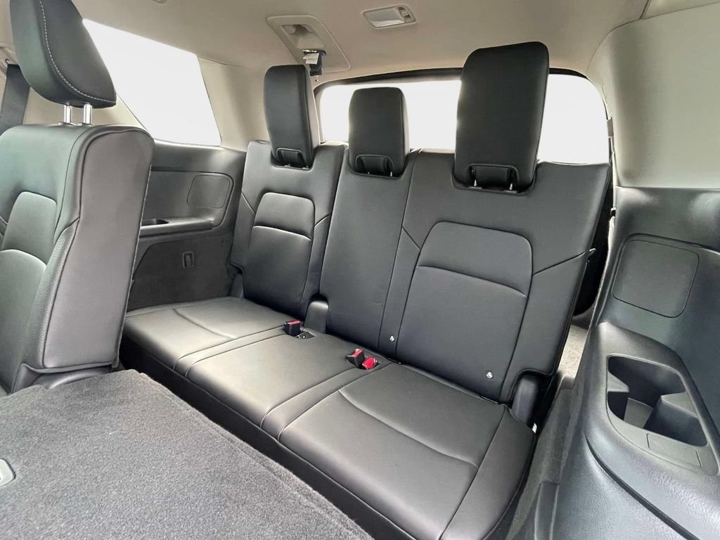 New 2026 Nissan Pathfinder SL FWD image 12