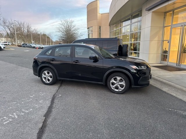 Used 2023 Honda HR-V LX image 2