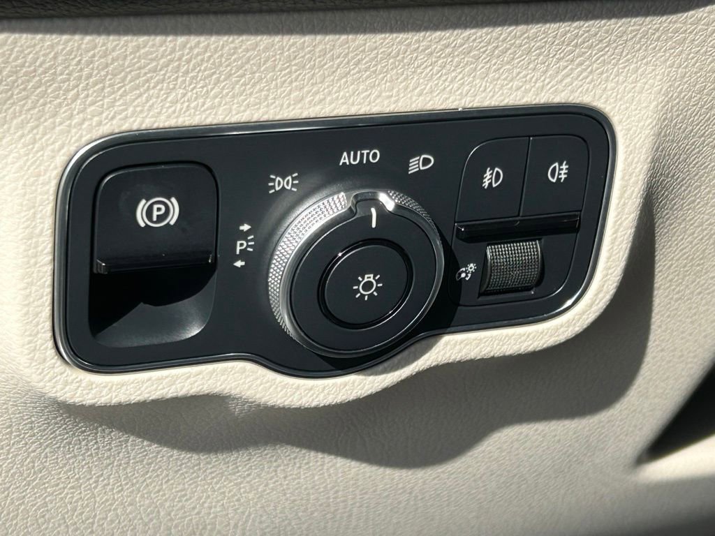 Used 2023 Mercedes-Benz GLB 250 4MATIC image 62