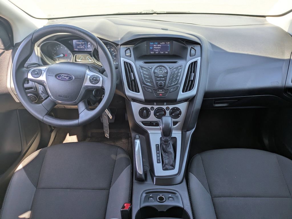 Used 2014 Ford Focus SE w/ SE Winter Package image 14