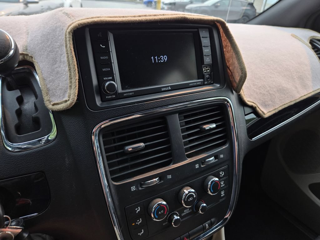 Used 2019 Dodge Grand Caravan SXT FWD image 26