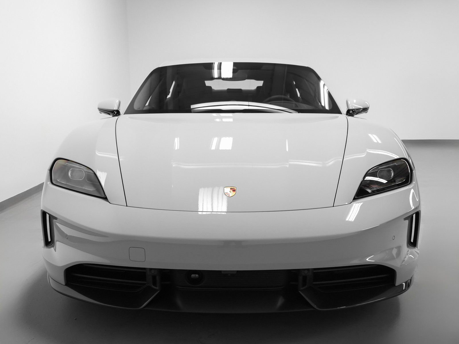 New 2026 Porsche Taycan GTS image 8