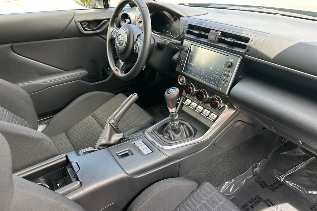 Used 2023 Toyota GR86 image 17