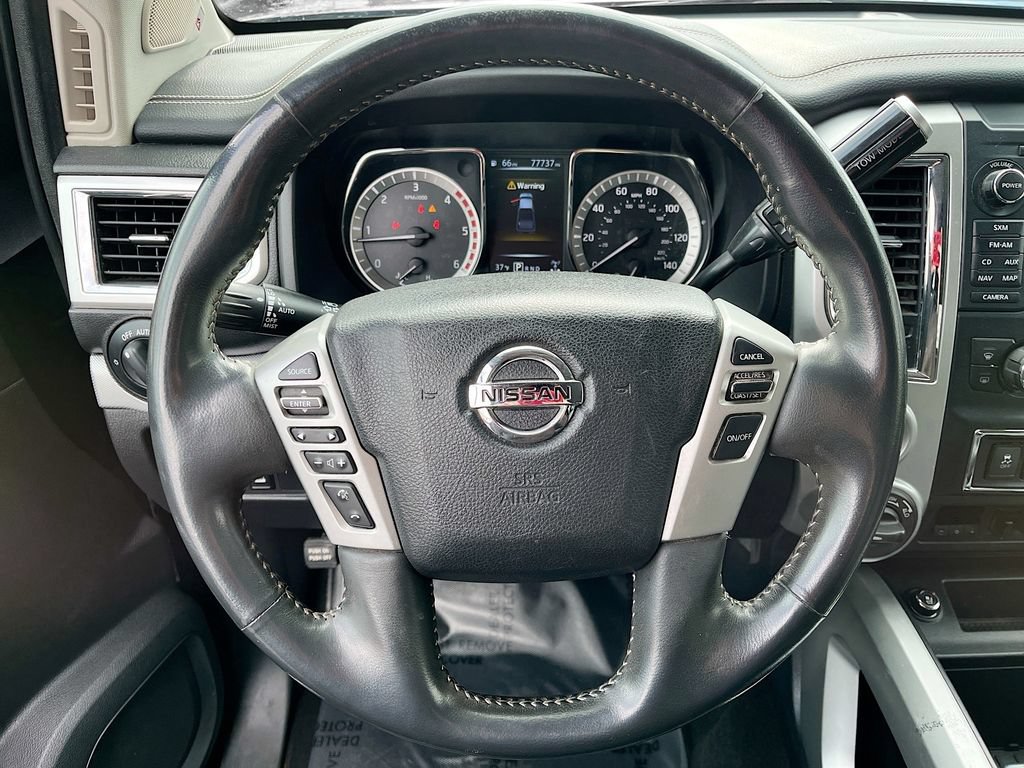Used 2018 Nissan Titan PRO-4X w/ Pro-4x Convenience Package AWD/4WD image 11