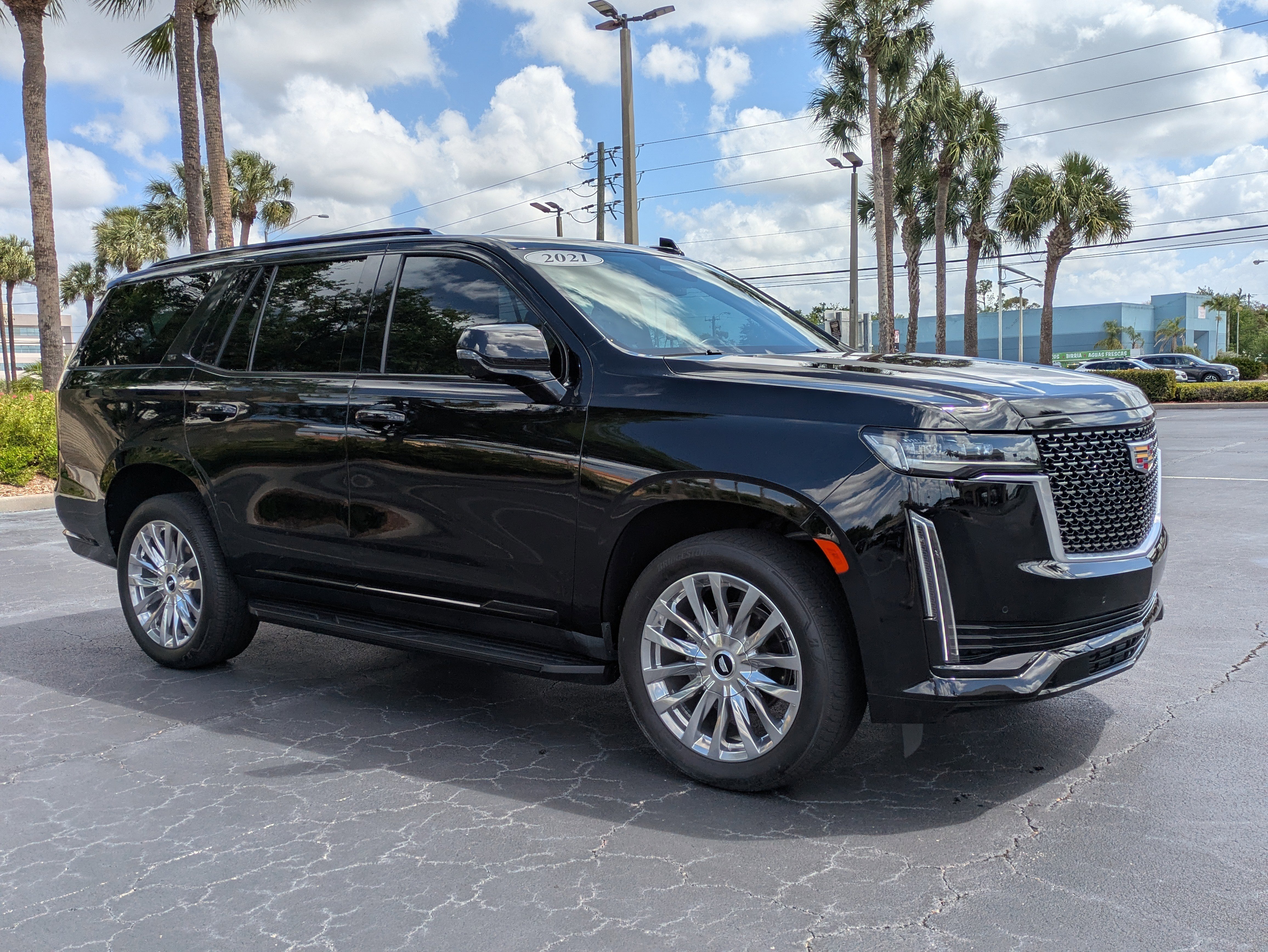 Used 2021 Cadillac Escalade Luxury RWD image 7