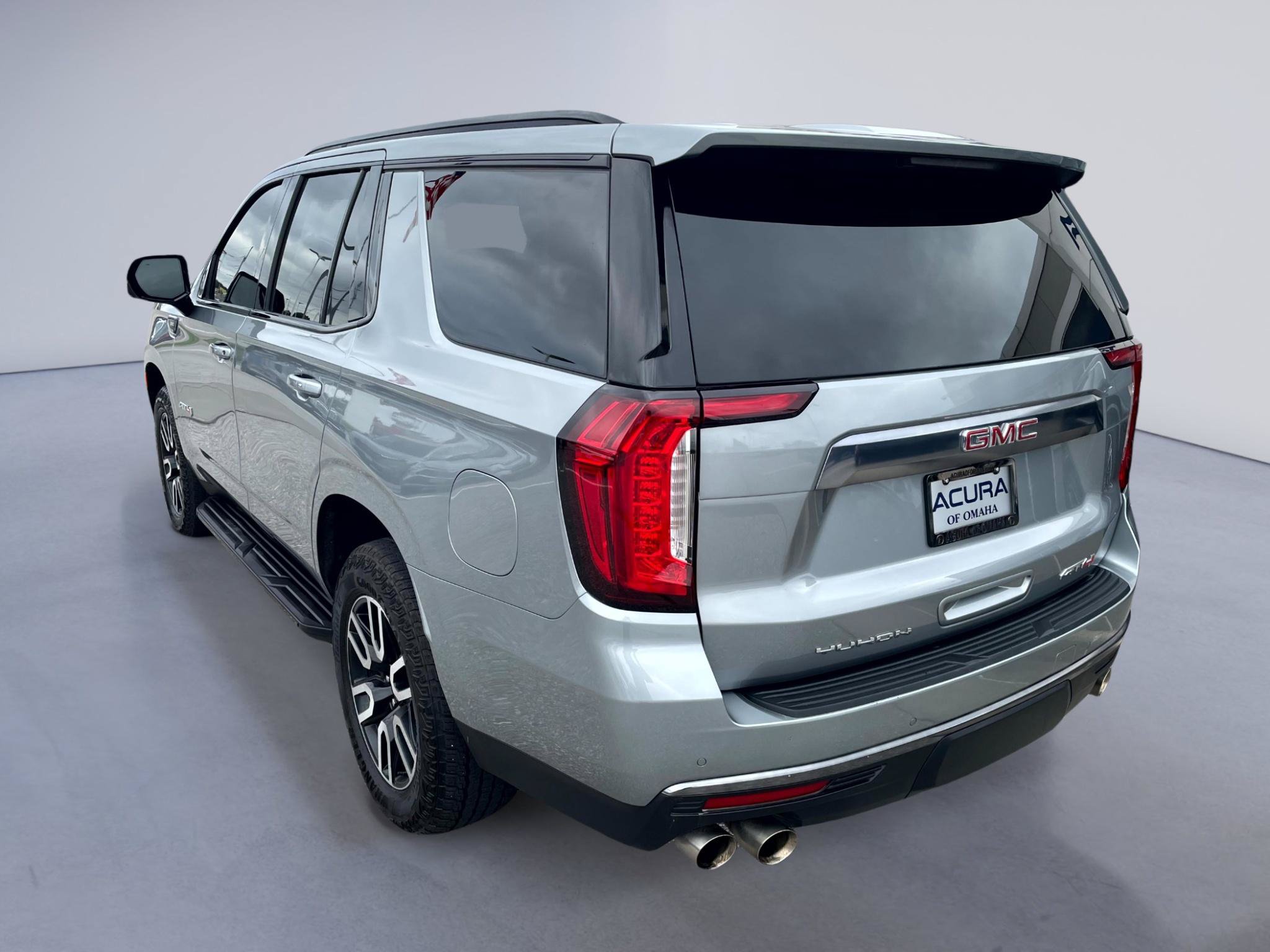 Used 2024 GMC Yukon AT4 w/ Technology Package AWD/4WD image 2