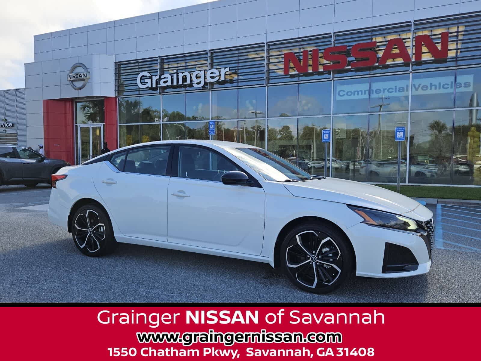 Used 2024 Nissan Altima 2.5 SR AWD/4WD image 1