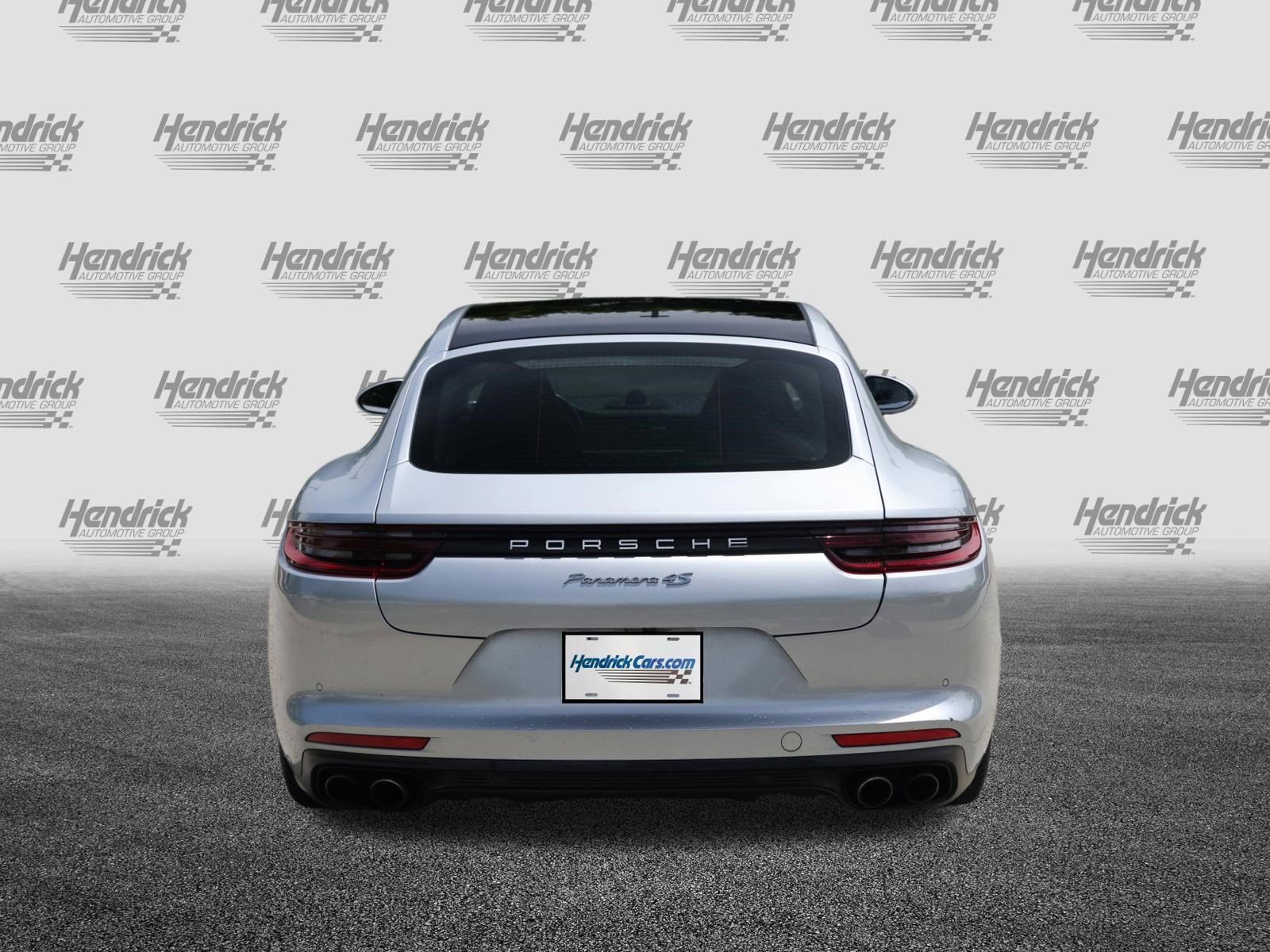 Used 2017 Porsche Panamera 4S image 8