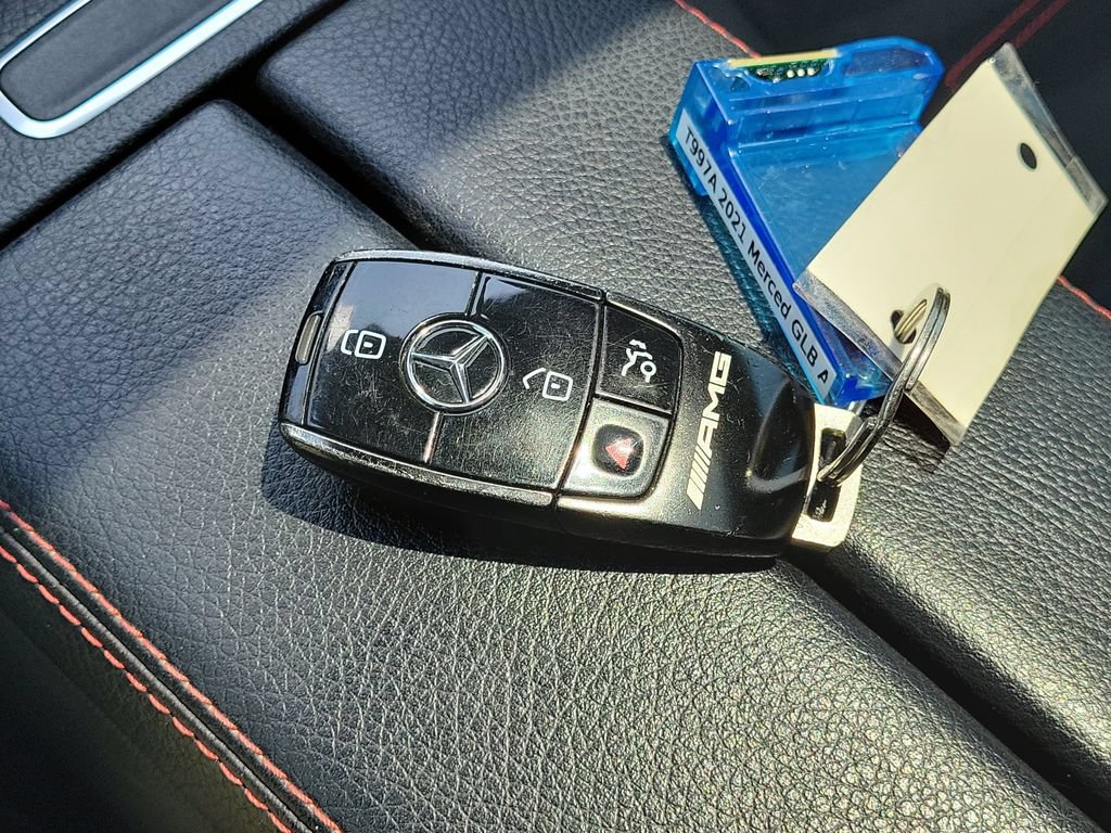 Used 2021 Mercedes-Benz GLB 35 AMG 4MATIC image 32