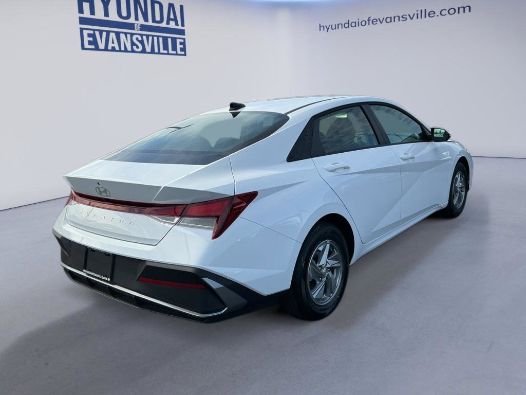 New 2026 Hyundai Elantra SE FWD image 8