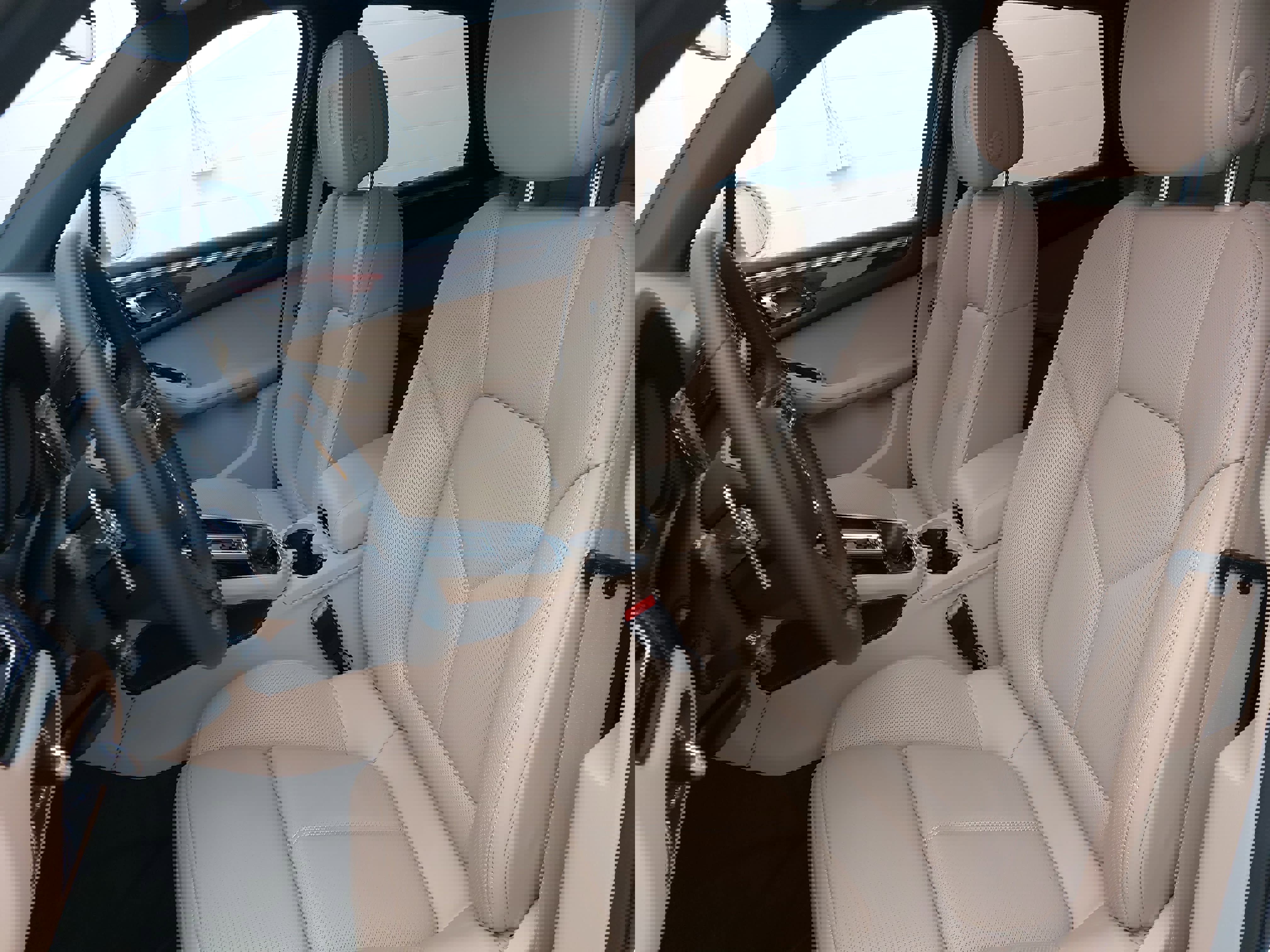 Certified 2026 Porsche Macan image 5