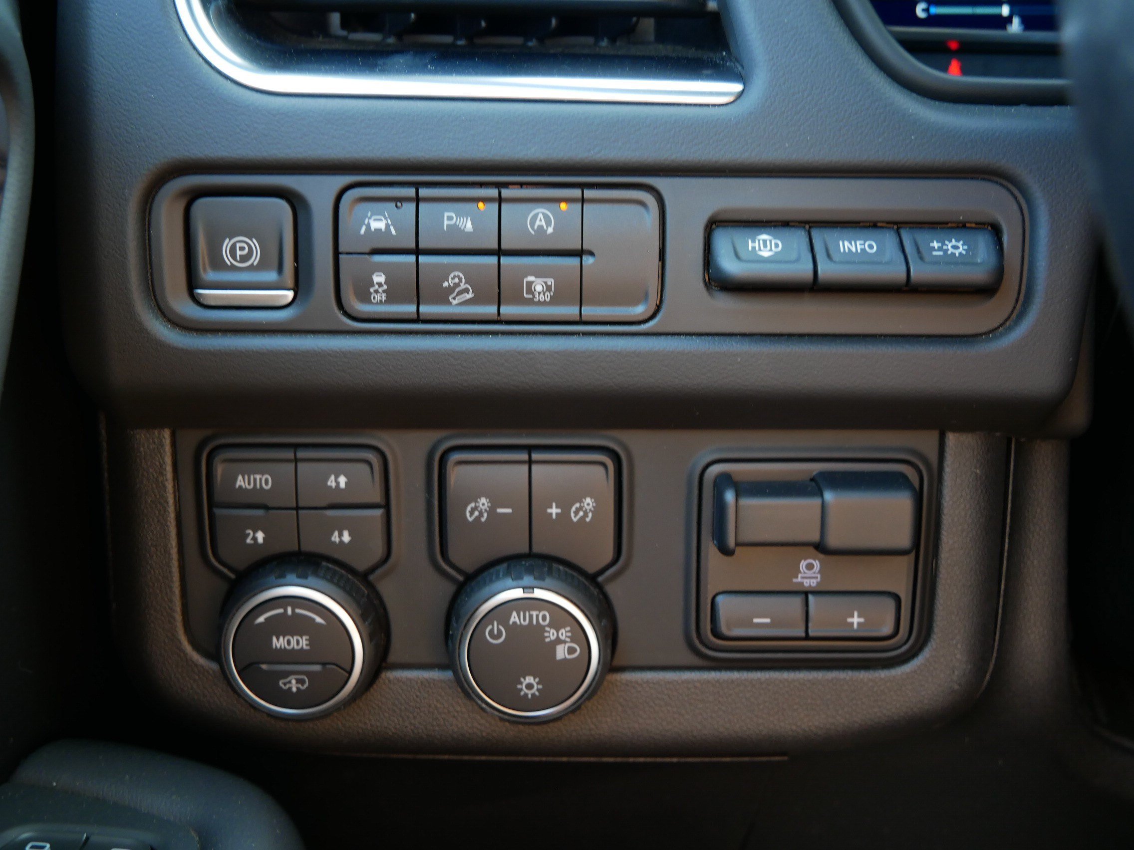 Used 2023 Chevrolet Suburban High Country AWD/4WD image 26