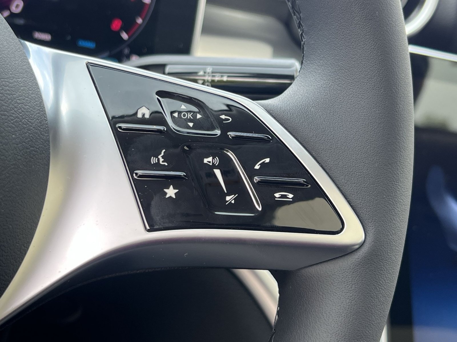 New 2026 Mercedes-Benz C 300 4MATIC Sedan image 37