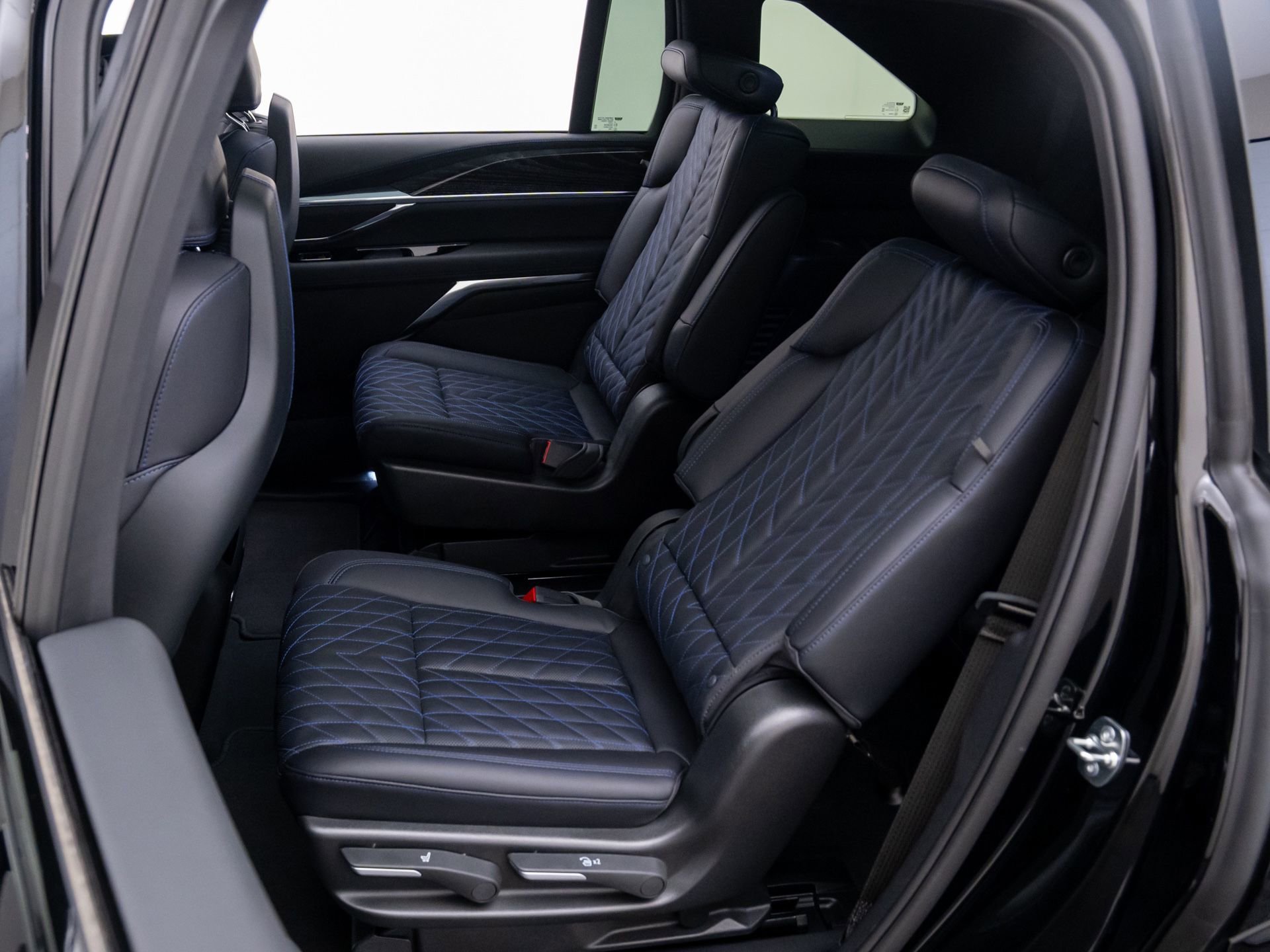 New 2025 Cadillac Escalade IQ Luxury 1 image 16