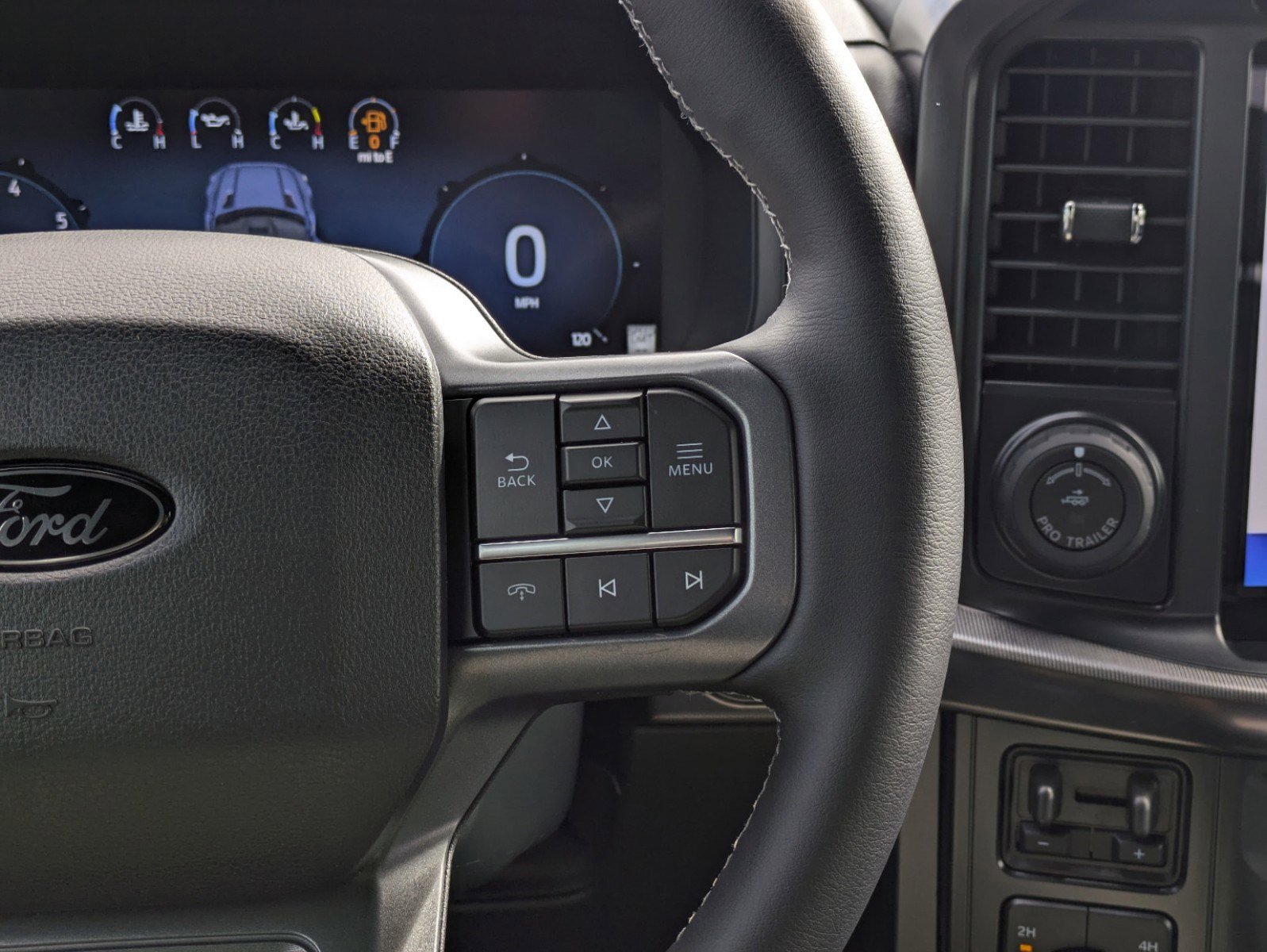 New 2025 Ford F150 Lariat w/ Equipment Group 501A Mid image 29