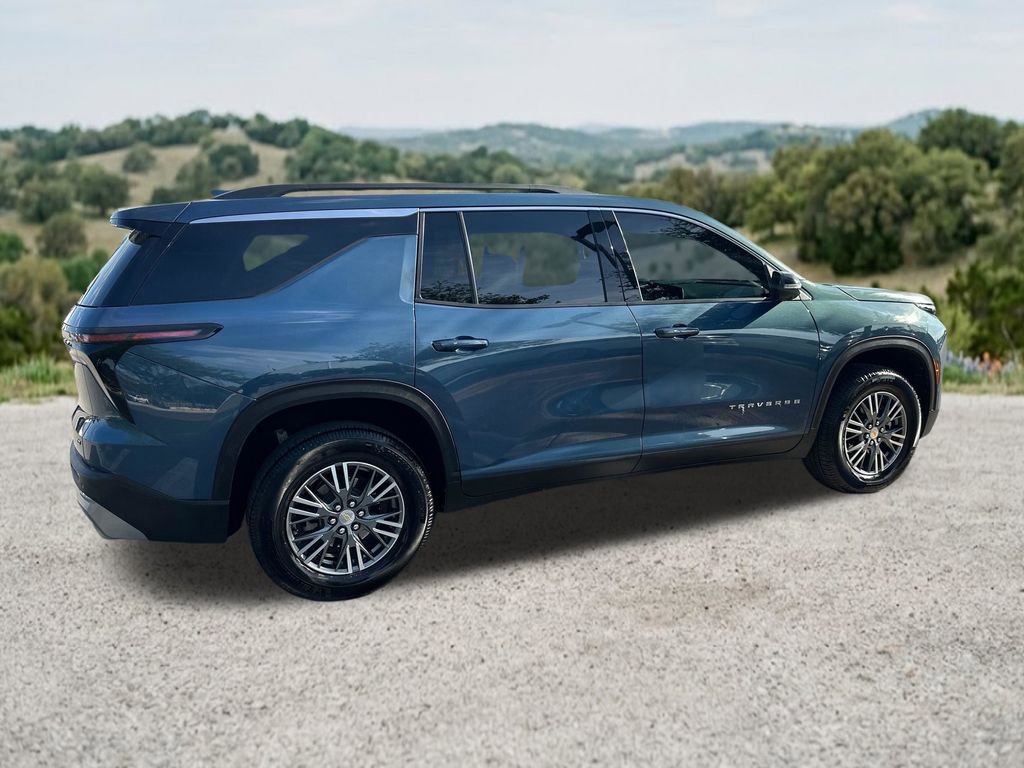 Used 2024 Chevrolet Traverse LT FWD image 11