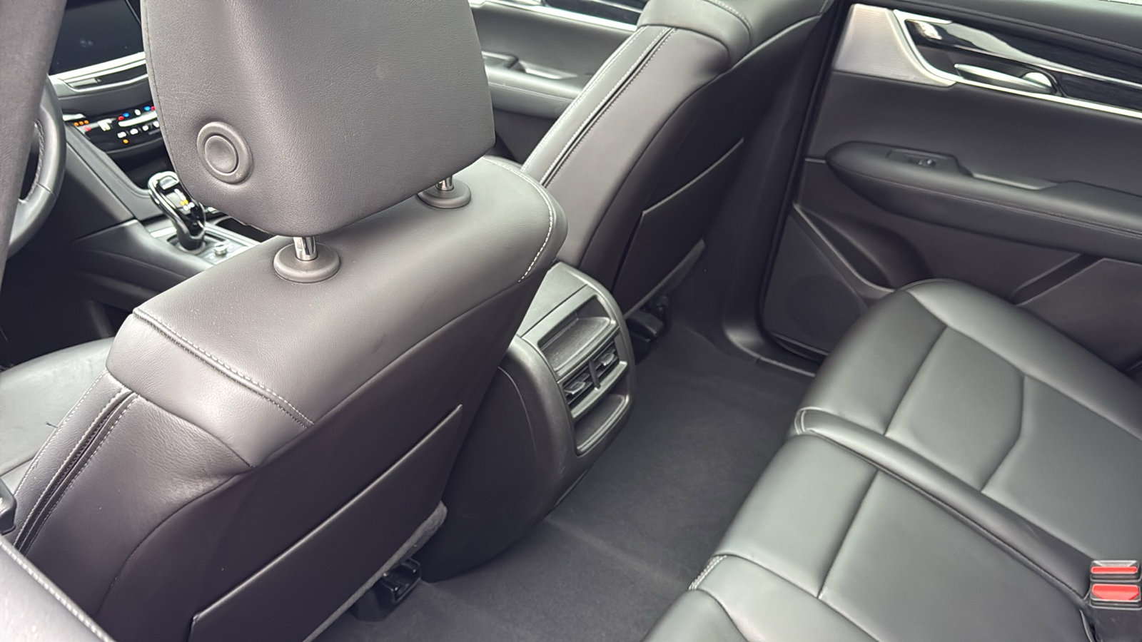 Used 2025 Cadillac XT5 Premium Luxury image 29