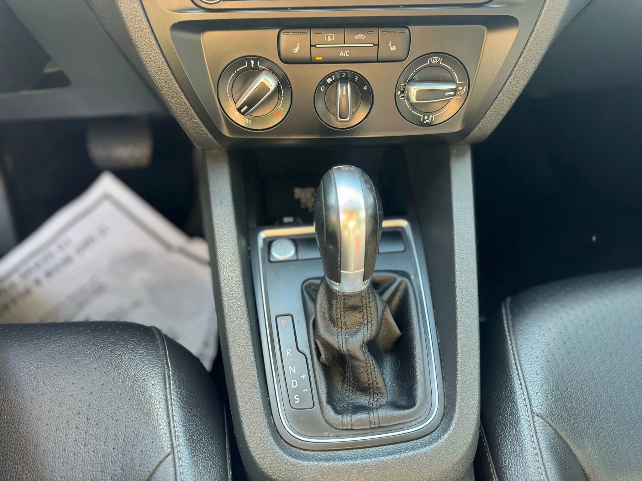 Used 2018 Volkswagen Jetta SE image 14