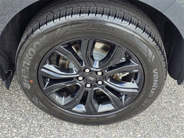 Used 2024 Ford Edge SE w/ Black Appearance Package image 35