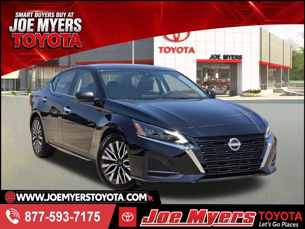 Used 2025 Nissan Altima 2.5 SV FWD image 1
