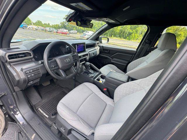Certified 2024 Toyota Tacoma SR5 AWD/4WD image 14