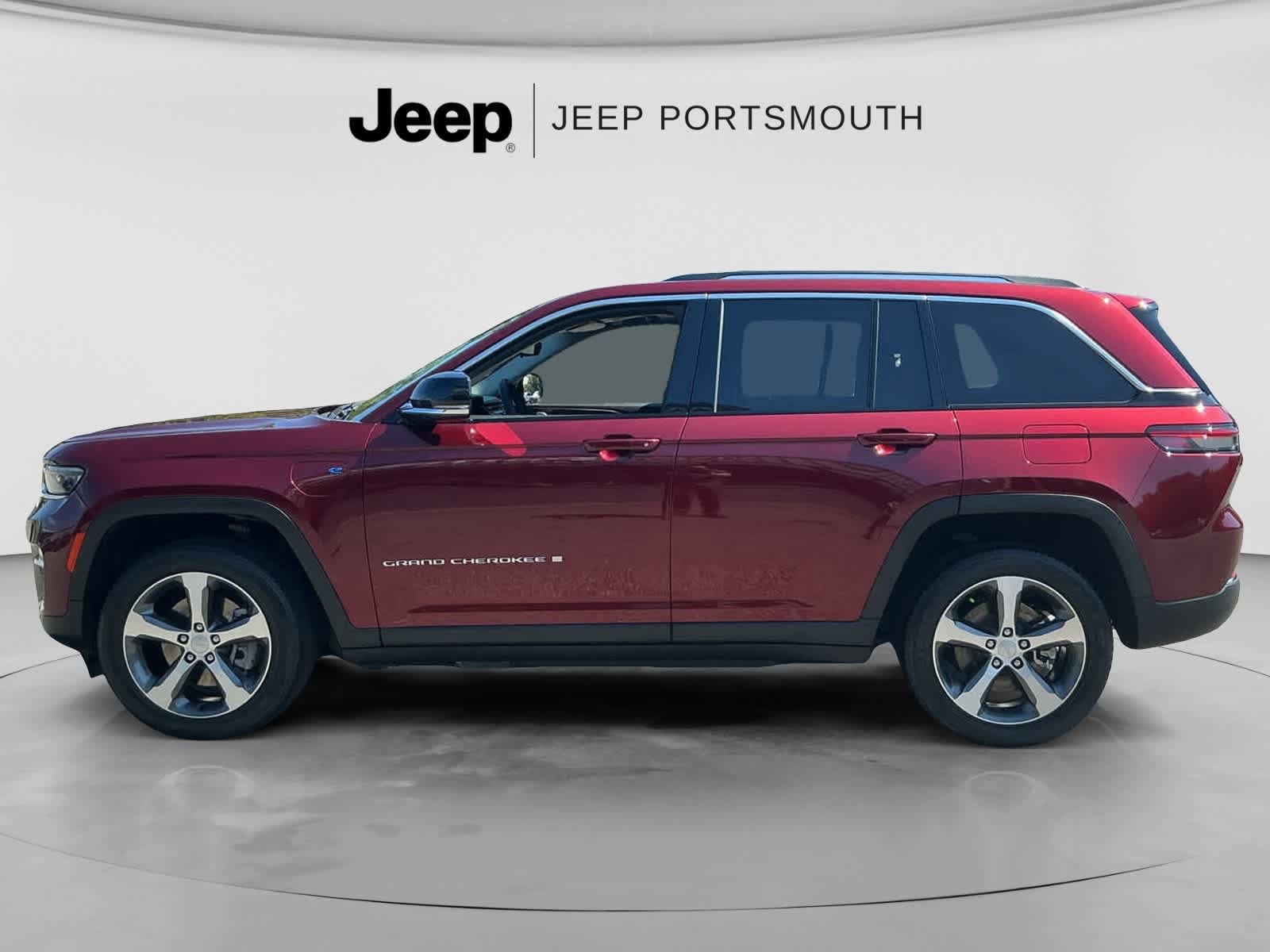 Used 2023 Jeep Grand Cherokee 4WD 4xe image 6