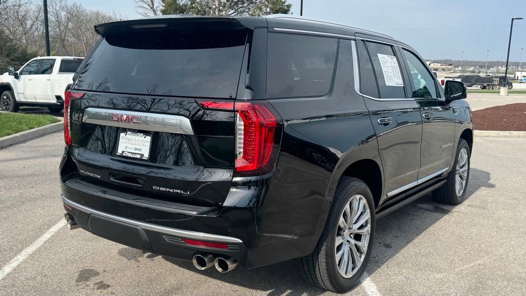 Used 2024 GMC Yukon Denali w/ Denali Reserve Package image 7