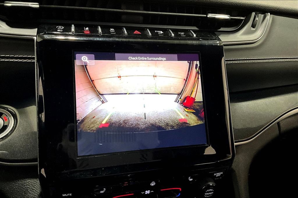 Used 2022 Jeep Grand Cherokee L Laredo image 14