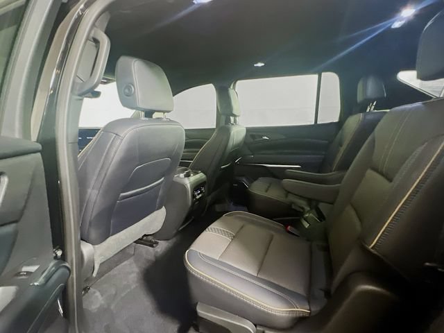 Used 2026 Chevrolet Traverse High Country FWD image 19