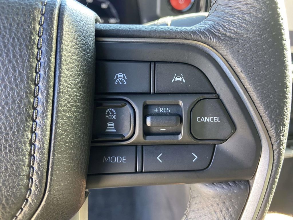 Used 2025 Toyota Tacoma TRD Sport image 33