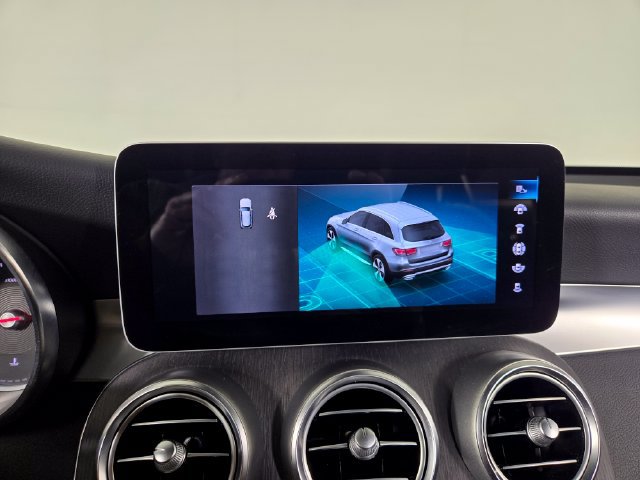 Used 2020 Mercedes-Benz GLC 300 4MATIC image 32