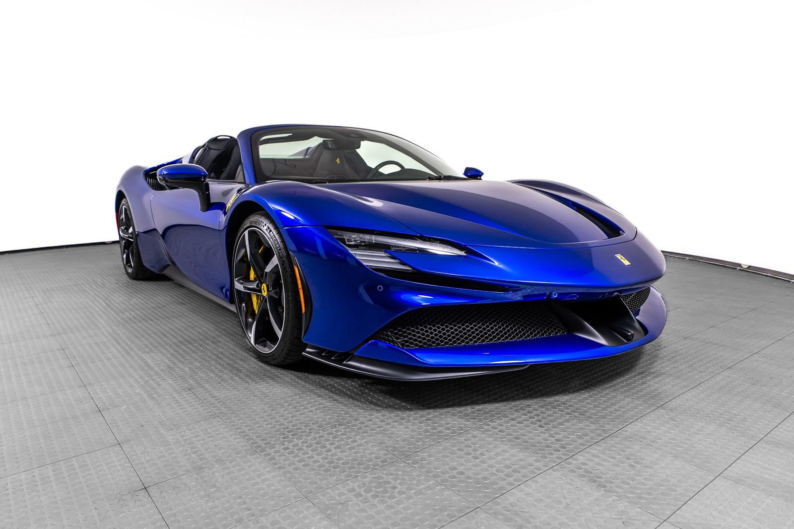 Certified 2025 Ferrari SF90 Spider AWD/4WD image 8