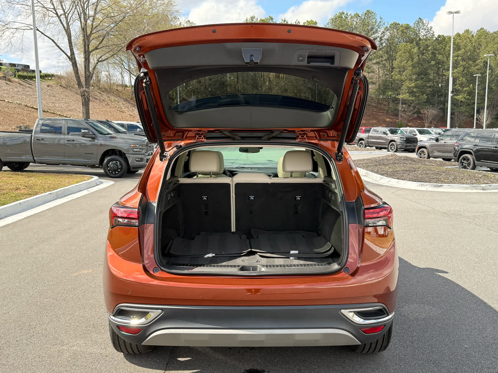 Used 2021 Buick Envision Essence image 29