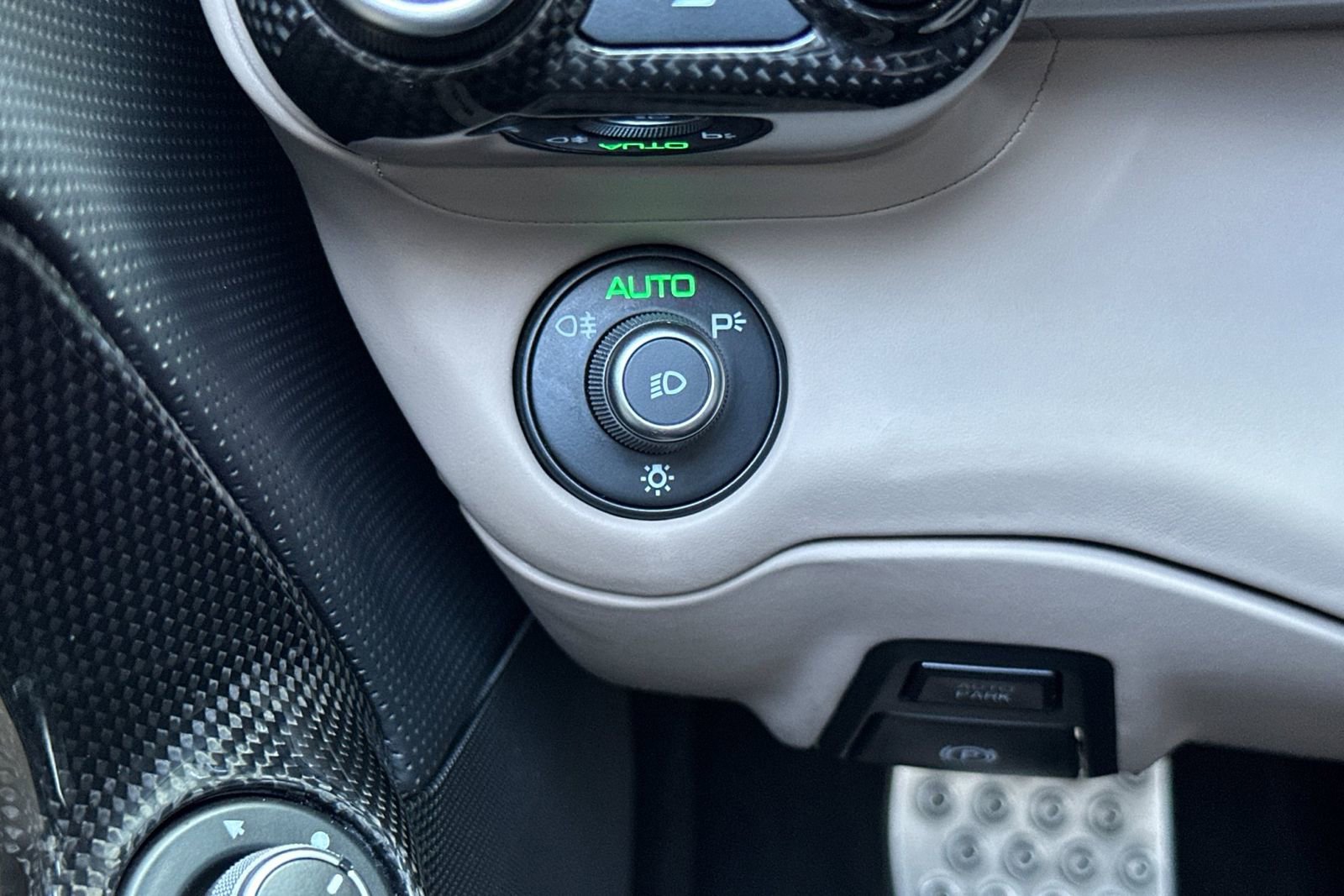 Used 2021 Ferrari 812 GTS RWD image 34