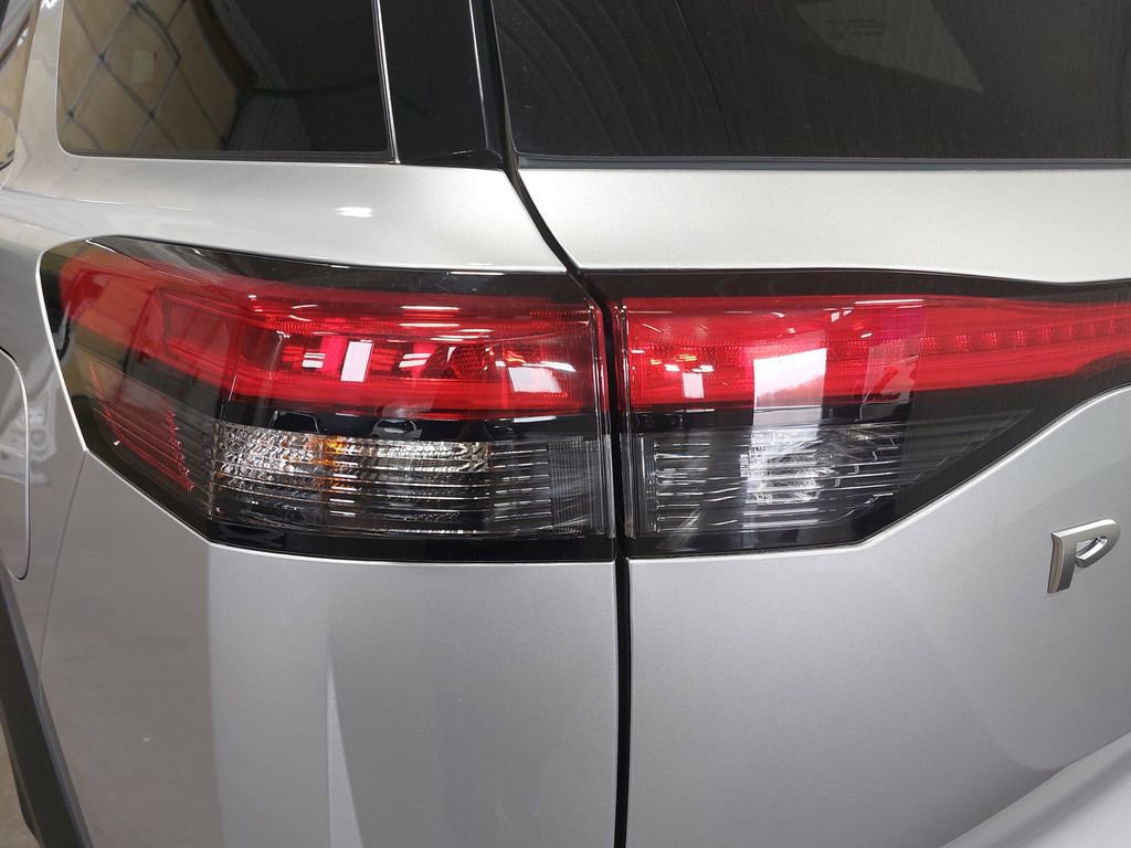 Certified 2024 Nissan Pathfinder SL image 35