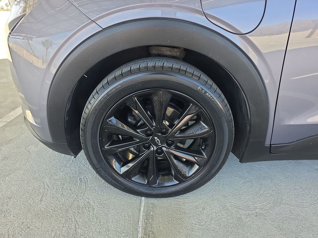 Used 2022 Chevrolet Bolt EUV LT w/ Convenience Package image 34