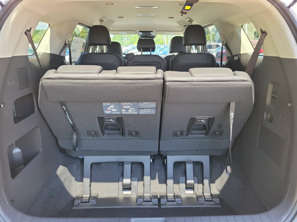 New 2027 Kia Carnival LXS FWD image 9