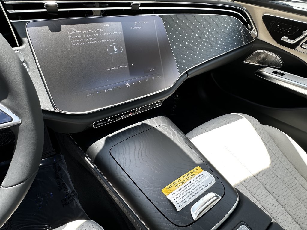 New 2026 Mercedes-Benz E 450 4MATIC Sedan image 31