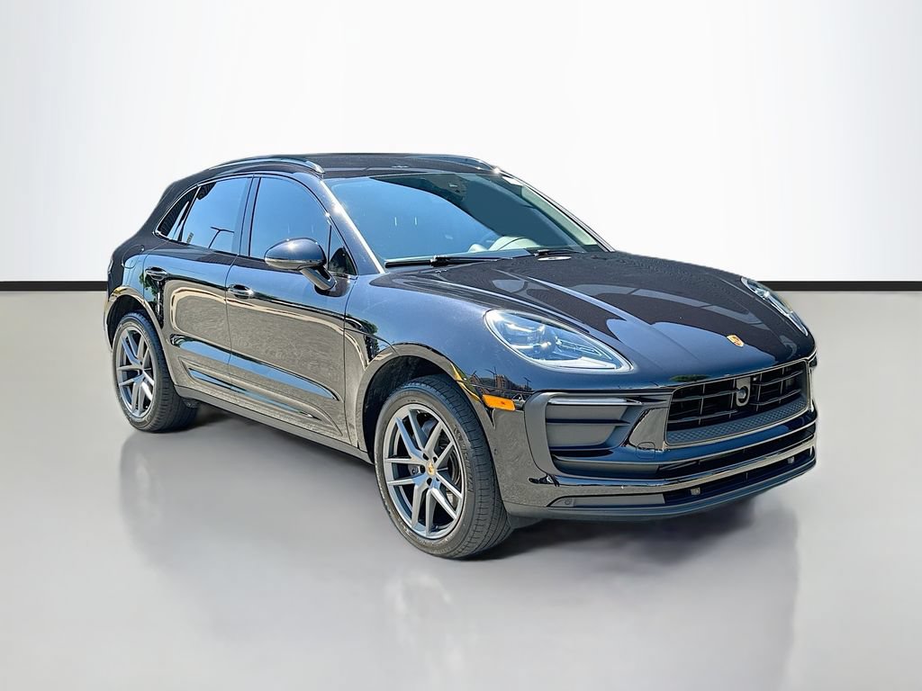 Certified 2023 Porsche Macan AWD/4WD image 7