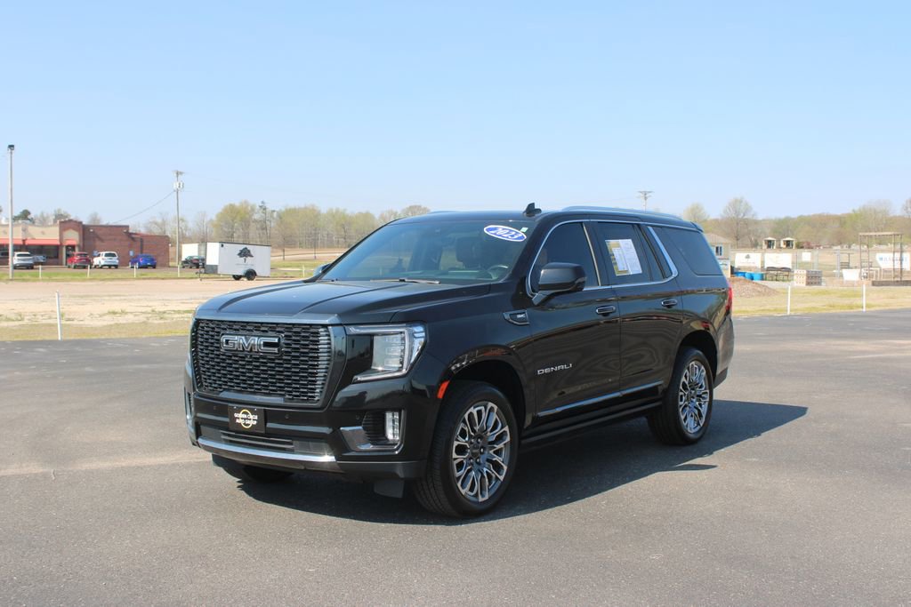 Used 2023 GMC Yukon Denali Ultimate w/ LPO, Floor Liner Package AWD/4WD image 4
