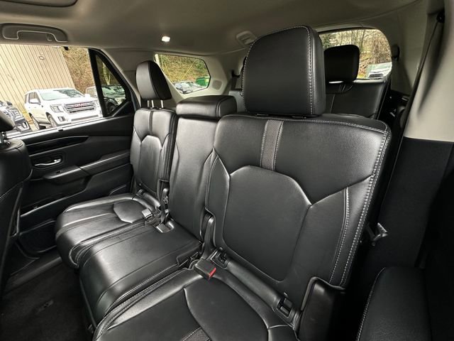 Used 2025 Honda Pilot Touring image 32